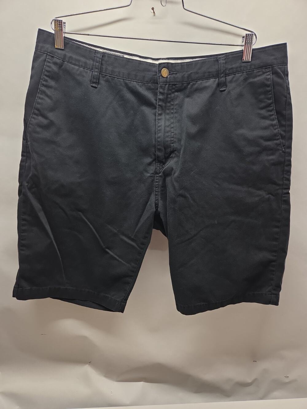 Volcom Chino Shorts Mens 38 Black Flat Front Pockets